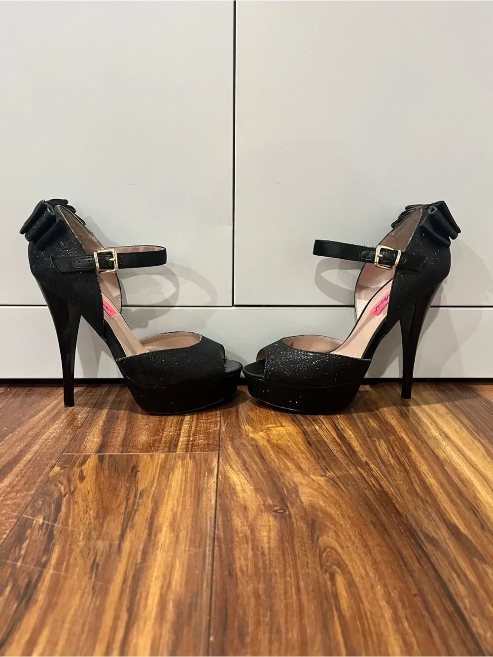 Betsey Johnson Alexsaa Black Glitter Bow Platform Heels 6.5